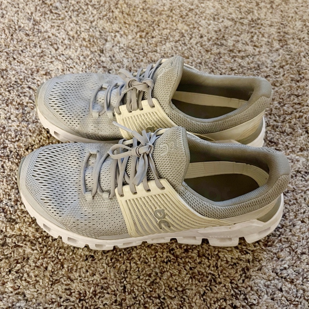ON Cloudswift Sneakers Glacier/White